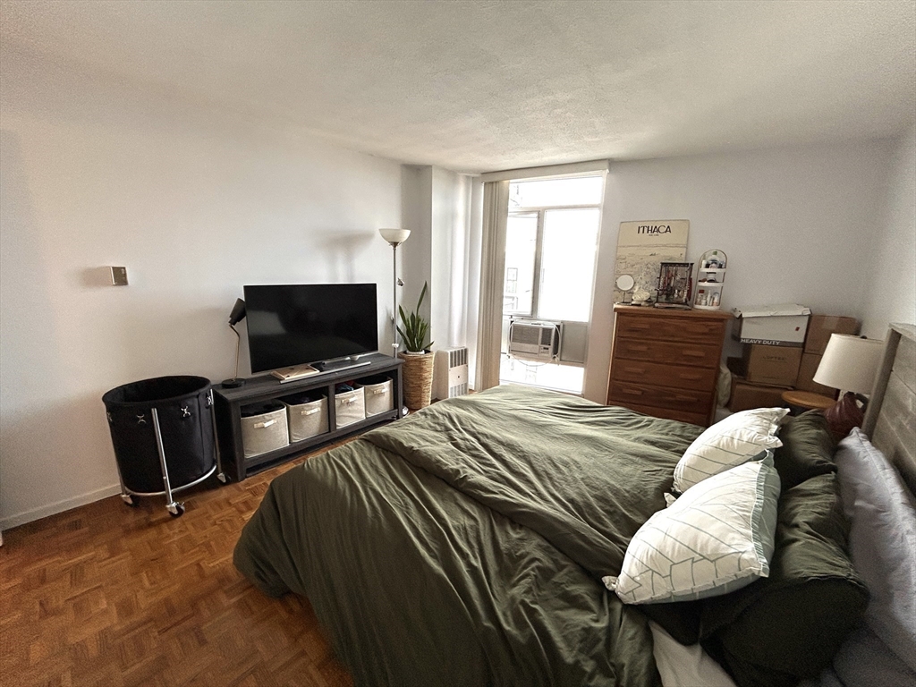 1 bed, 1 bath apartment for rent at 19 Winchester St Unit 710, Coolidge Corner — photo 9 of 19