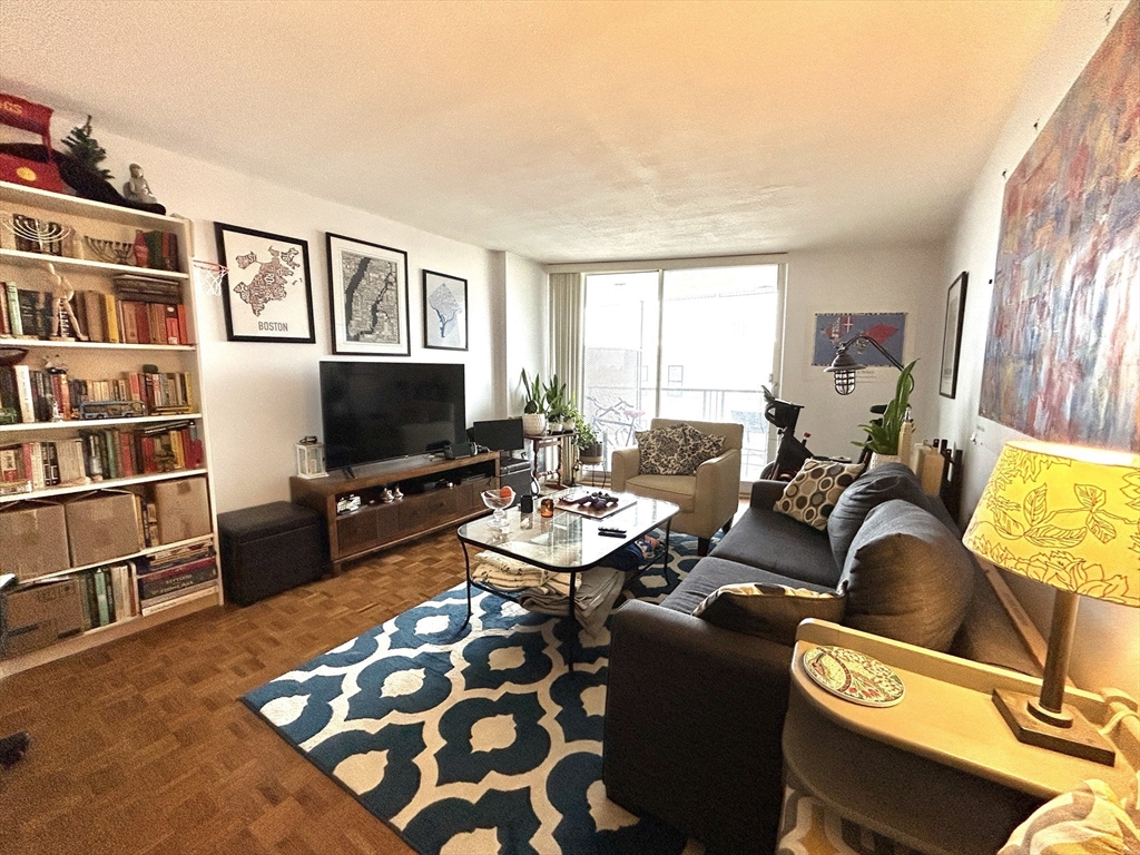 1 bed, 1 bath apartment for rent at 19 Winchester St Unit 710, Coolidge Corner — photo 4 of 19