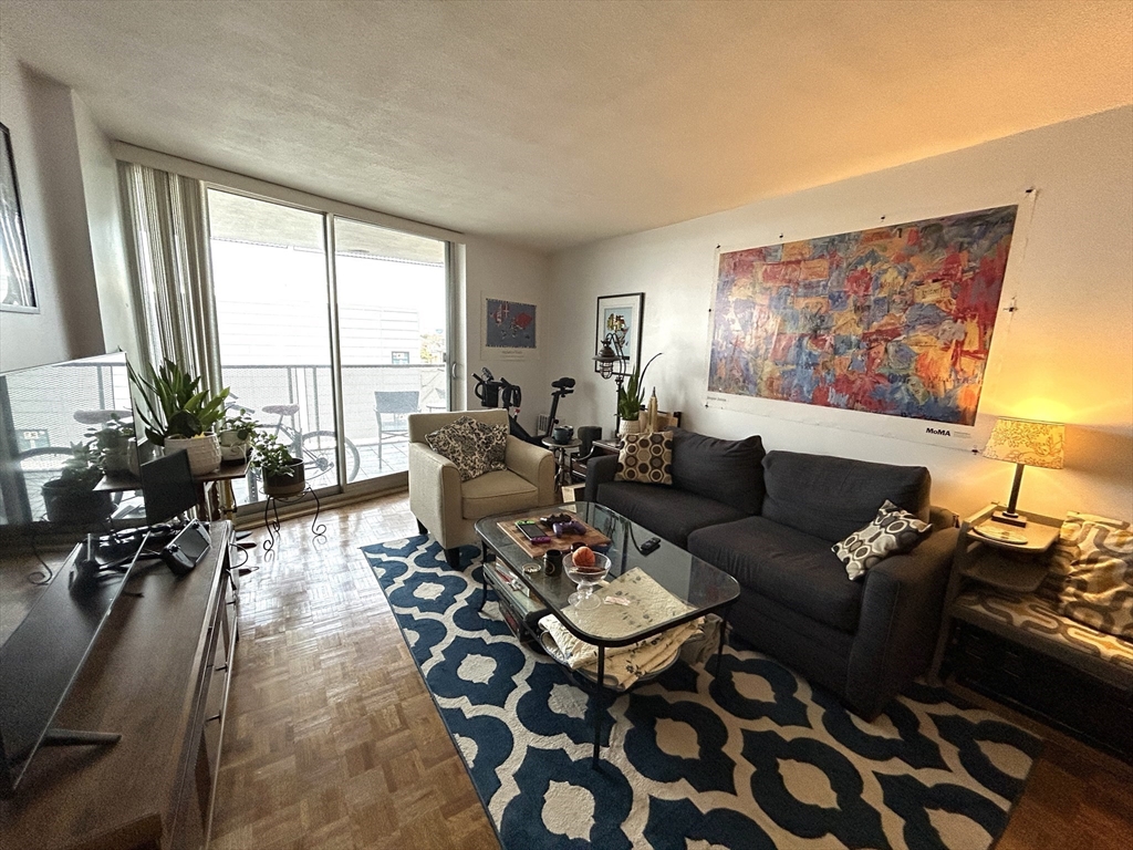 1 bed, 1 bath apartment for rent at 19 Winchester St Unit 710, Coolidge Corner — photo 6 of 19