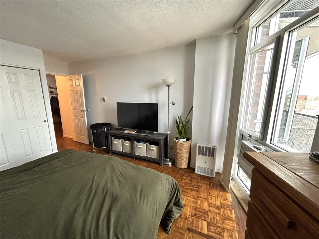 1 bed, 1 bath apartment for rent at 19 Winchester St Unit 710, Coolidge Corner — photo 10 of 19