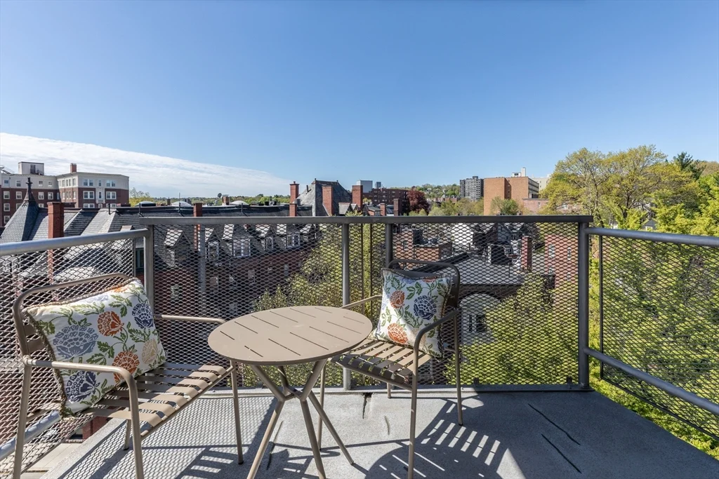 1 bed, 1 bath apartment for rent at 19 Winchester St Unit 711, Coolidge Corner — photo 15 of 24