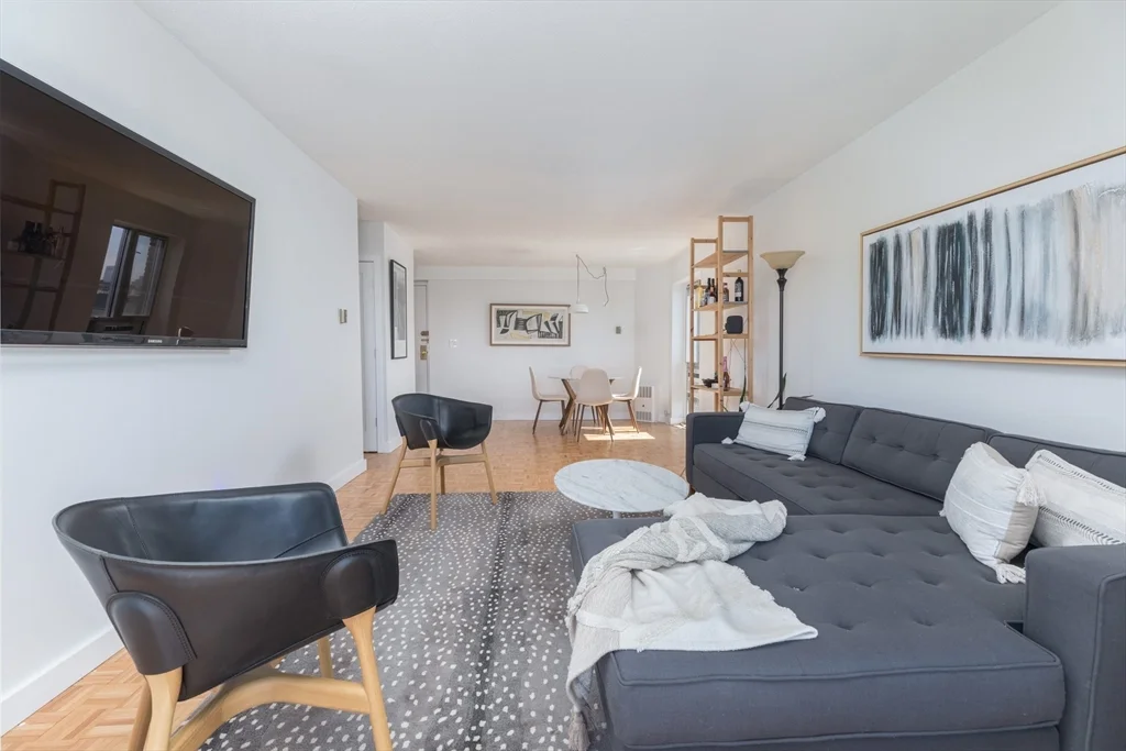 1 bed, 1 bath apartment for rent at 19 Winchester St Unit 711, Coolidge Corner — photo 2 of 24