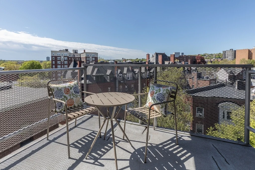 1 bed, 1 bath apartment for rent at 19 Winchester St Unit 711, Coolidge Corner — photo 14 of 24