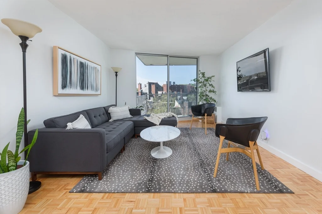 1 bed, 1 bath apartment for rent at 19 Winchester St Unit 711, Coolidge Corner