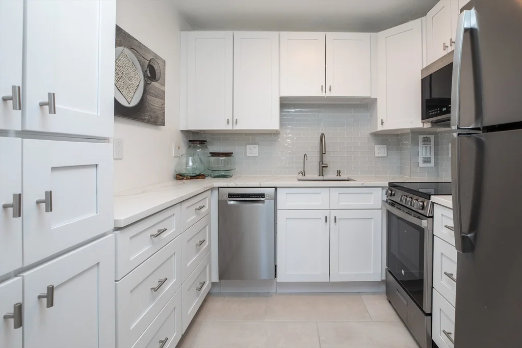 1 bed, 1 bath apartment for rent at 19 Winchester St Unit 711, Coolidge Corner — photo 8 of 24