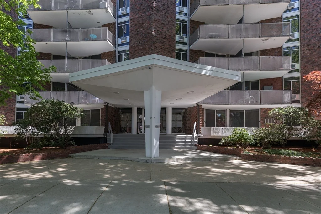 1 bed, 1 bath apartment for rent at 19 Winchester St Unit 711, Coolidge Corner — photo 23 of 24