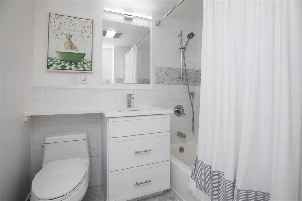 1 bed, 1 bath apartment for rent at 19 Winchester St Unit 711, Coolidge Corner — photo 13 of 24