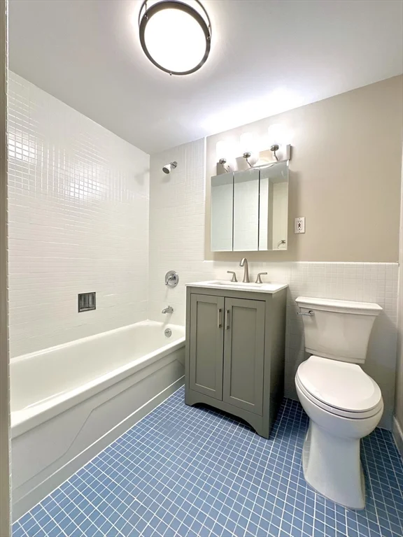 1 bed, 1 bath apartment for rent at 19 Winchester Unit 512, Coolidge Corner — photo 7 of 9