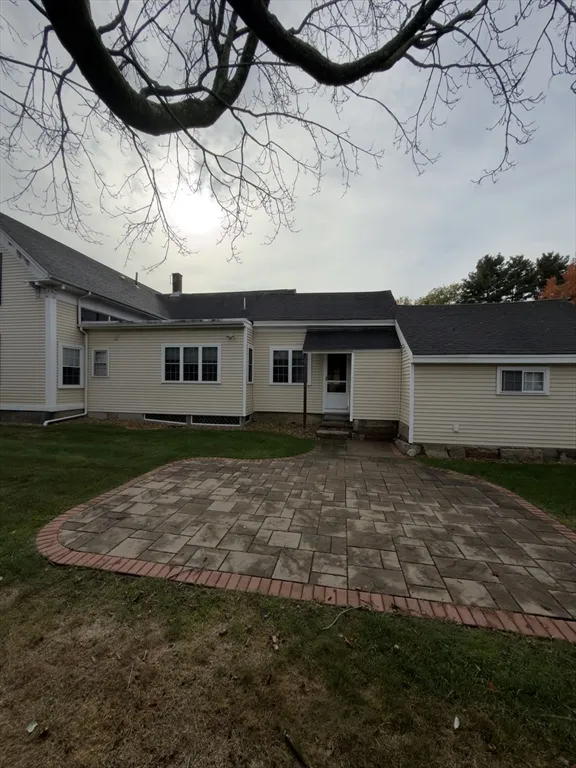 3 bed, 1 bath apartment for rent at 19 Winter St Unit 1, Framingham — photo 10 of 14
