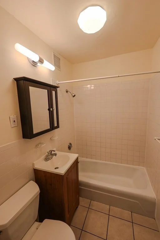 2 bed, 1 bath apartment for rent at 19 Winter St Unit 16, Dorchester — photo 8 of 13