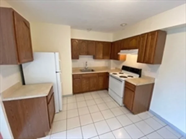 2 bed, 1 bath apartment for rent at 19 Winter St Unit 17, Dorchester