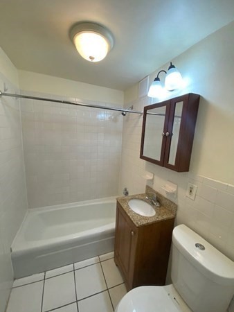 2 bed, 1 bath apartment for rent at 19 Winter St Unit 2, Dorchester — photo 7 of 11