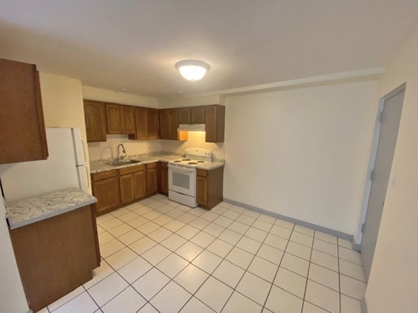 2 bed, 1 bath apartment for rent at 19 Winter St Unit 2, Dorchester — photo 2 of 11