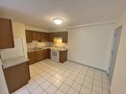 2 bed, 1 bath apartment for rent at 19 Winter St Unit 3, Dorchester — photo 2 of 11