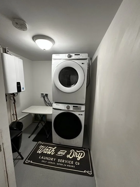 3 bed, 2 bath apartment for rent at 19 Woodville St Unit 1, Roxbury — photo 4 of 5