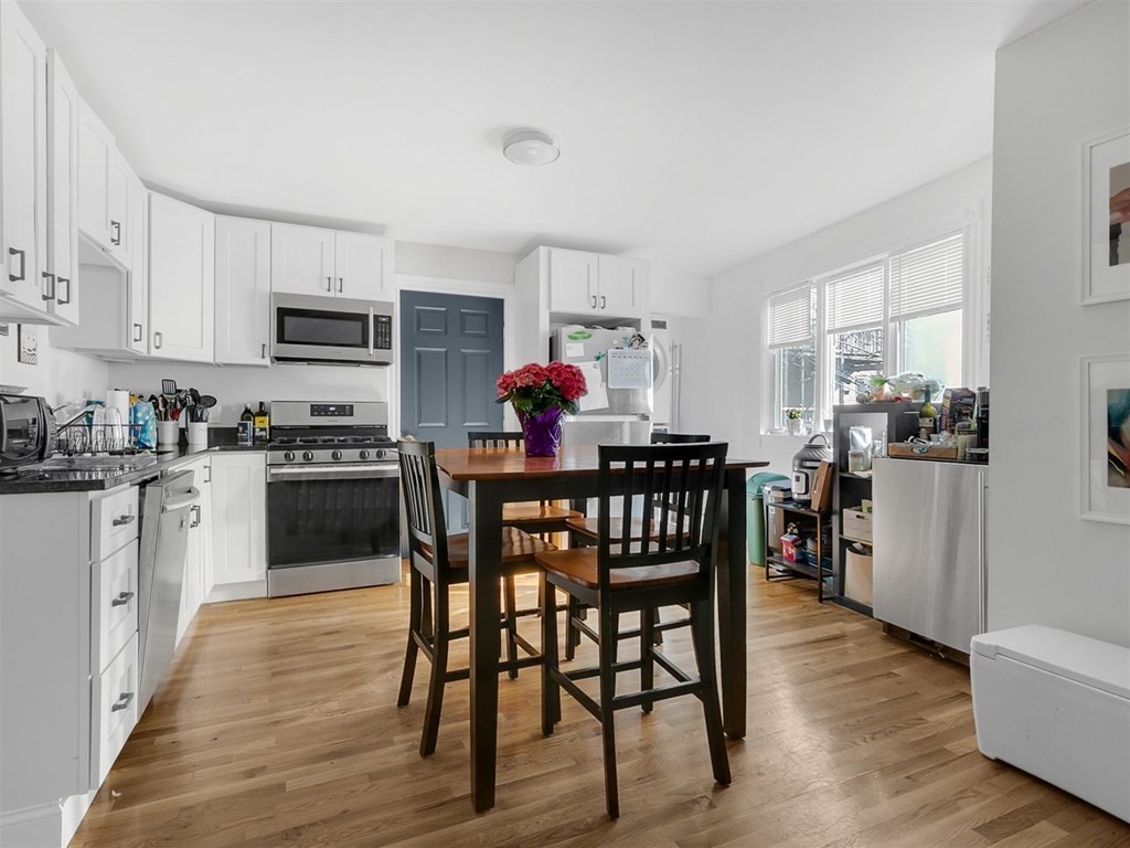 5 bed, 2 bath apartment for rent at 190 Emerson St Unit 3, South Boston