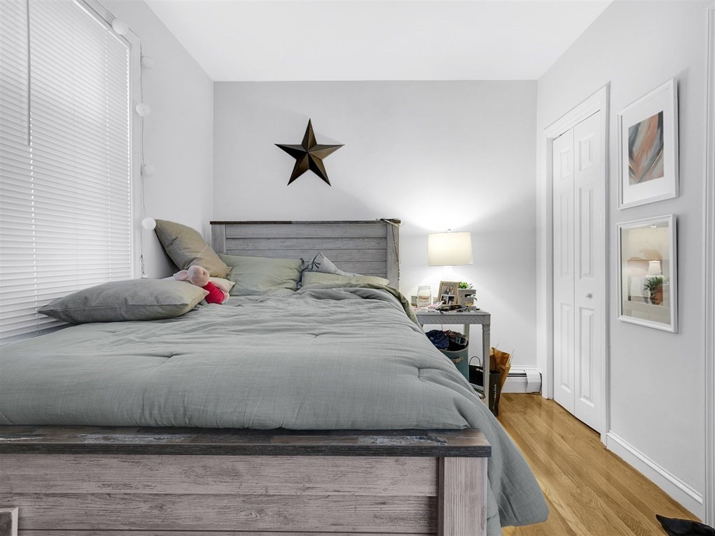 5 bed, 2 bath apartment for rent at 190 Emerson St Unit 3, South Boston — photo 9 of 18