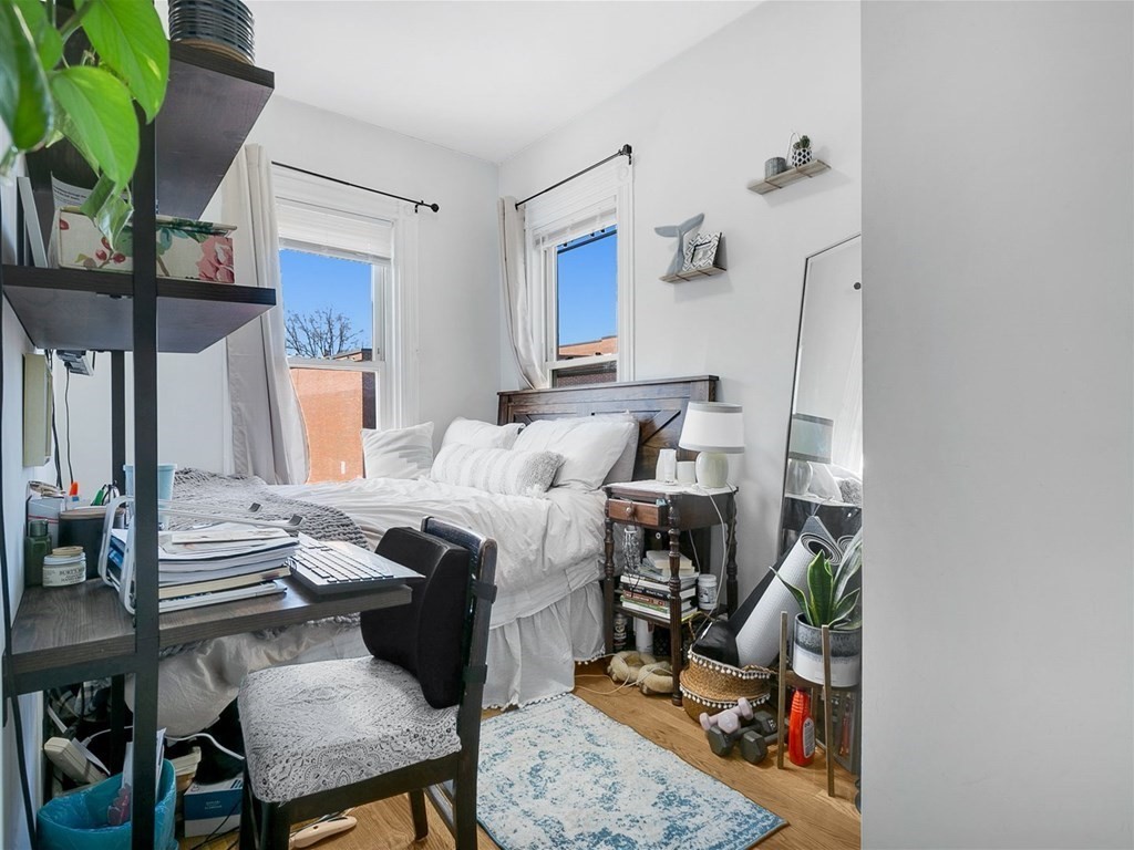 5 bed, 2 bath apartment for rent at 190 Emerson St Unit 3, South Boston — photo 13 of 18