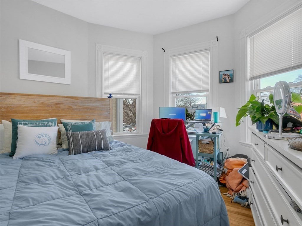 5 bed, 2 bath apartment for rent at 190 Emerson St Unit 3, South Boston — photo 14 of 18