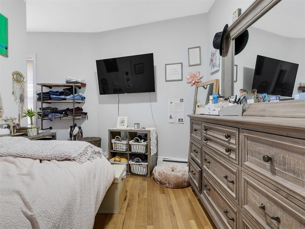 5 bed, 2 bath apartment for rent at 190 Emerson St Unit 3, South Boston — photo 12 of 18