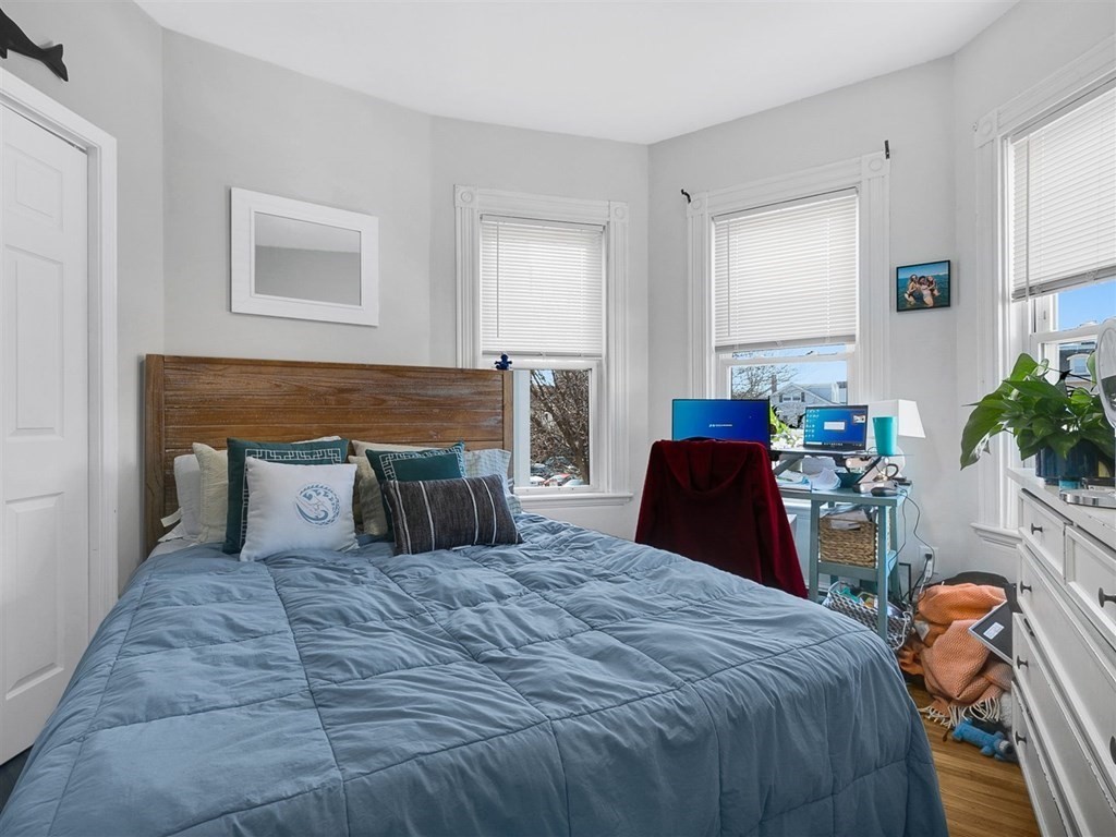 5 bed, 2 bath apartment for rent at 190 Emerson St Unit 3, South Boston — photo 15 of 18