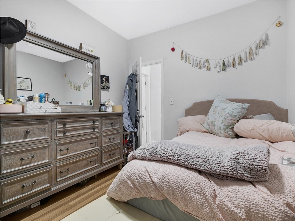 5 bed, 2 bath apartment for rent at 190 Emerson St Unit 3, South Boston — photo 11 of 18