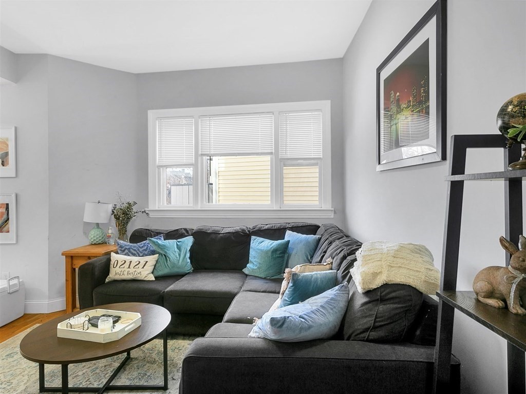 5 bed, 2 bath apartment for rent at 190 Emerson St Unit 3, South Boston — photo 7 of 18