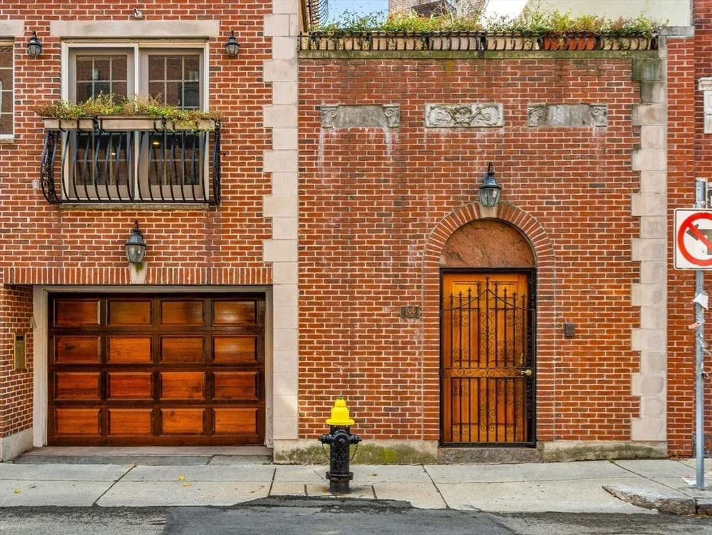 2 bed, 2 bath apartment for rent at 190 Endicott St Unit 0, North End — photo 1 of 30