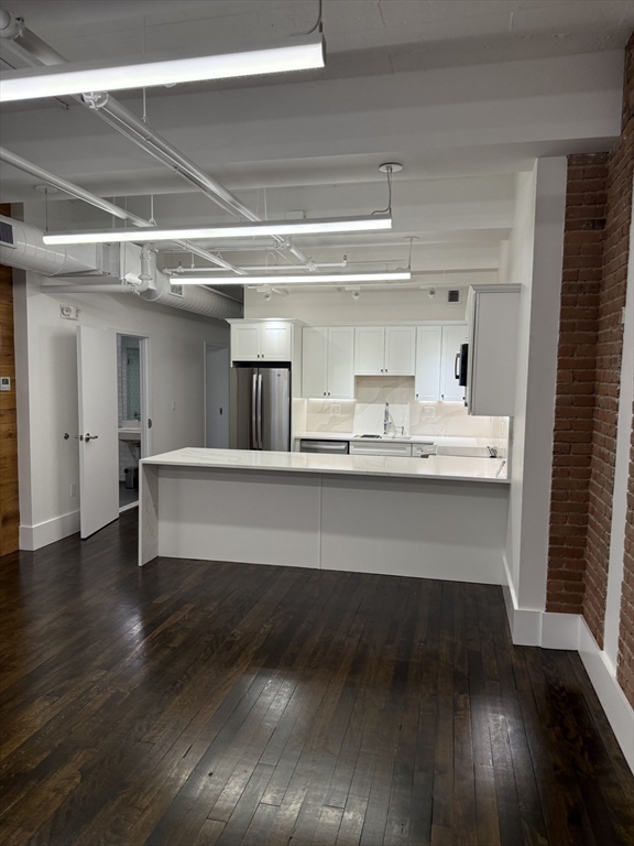 3 bed, 2 bath apartment for rent at 190 High St Unit 601, Waterfront — photo 4 of 26