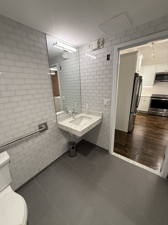 3 bed, 2 bath apartment for rent at 190 High St Unit 601, Waterfront — photo 11 of 26