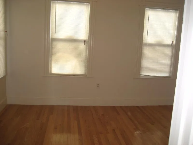 3 bed, 2 bath apartment for rent at 190 Highland St Unit 3, Roxbury — photo 4 of 8