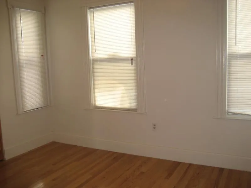 3 bed, 2 bath apartment for rent at 190 Highland St Unit 3, Roxbury — photo 5 of 8