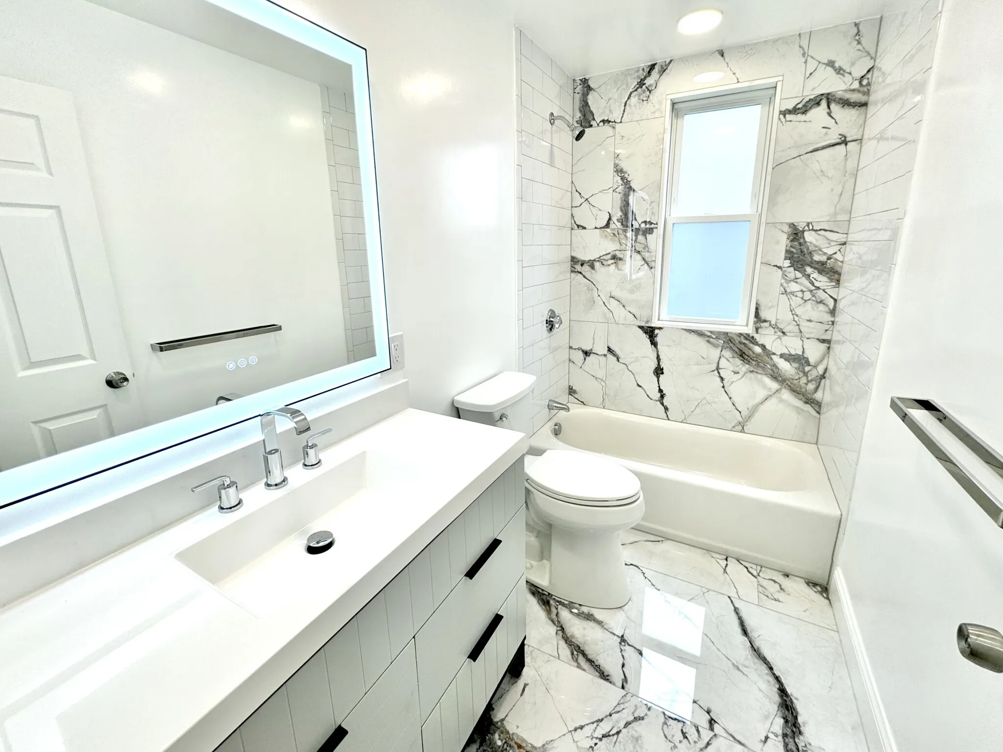 4 bed, 2 bath apartment for rent at 190 Hillside St Unit 2BF, Mission Hill — photo 4 of 25