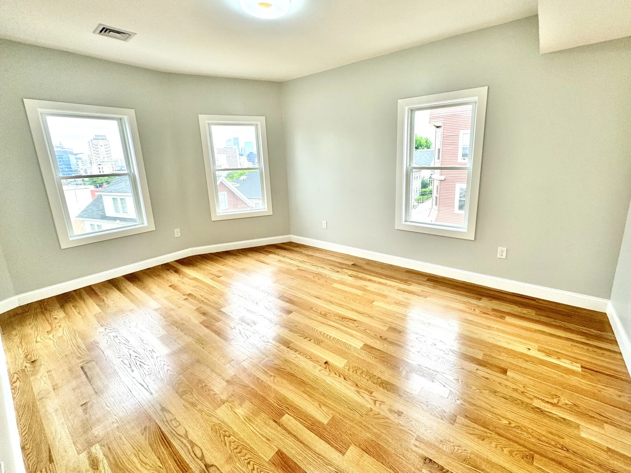 3 bed, 2 bath apartment for rent at 190 Hillside St Unit 3, Mission Hill — photo 12 of 24
