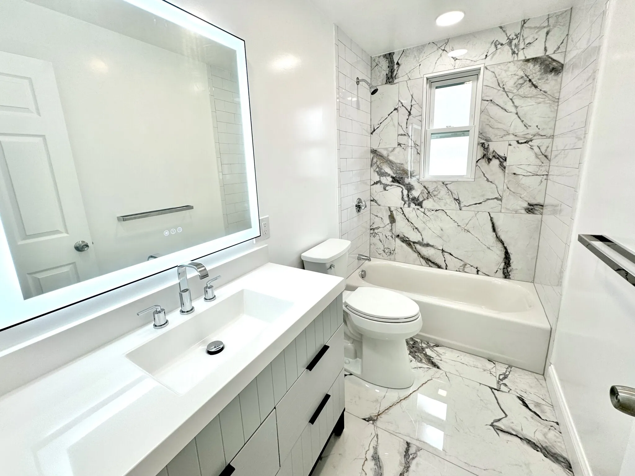3 bed, 2 bath apartment for rent at 190 Hillside St Unit 3, Mission Hill — photo 5 of 24