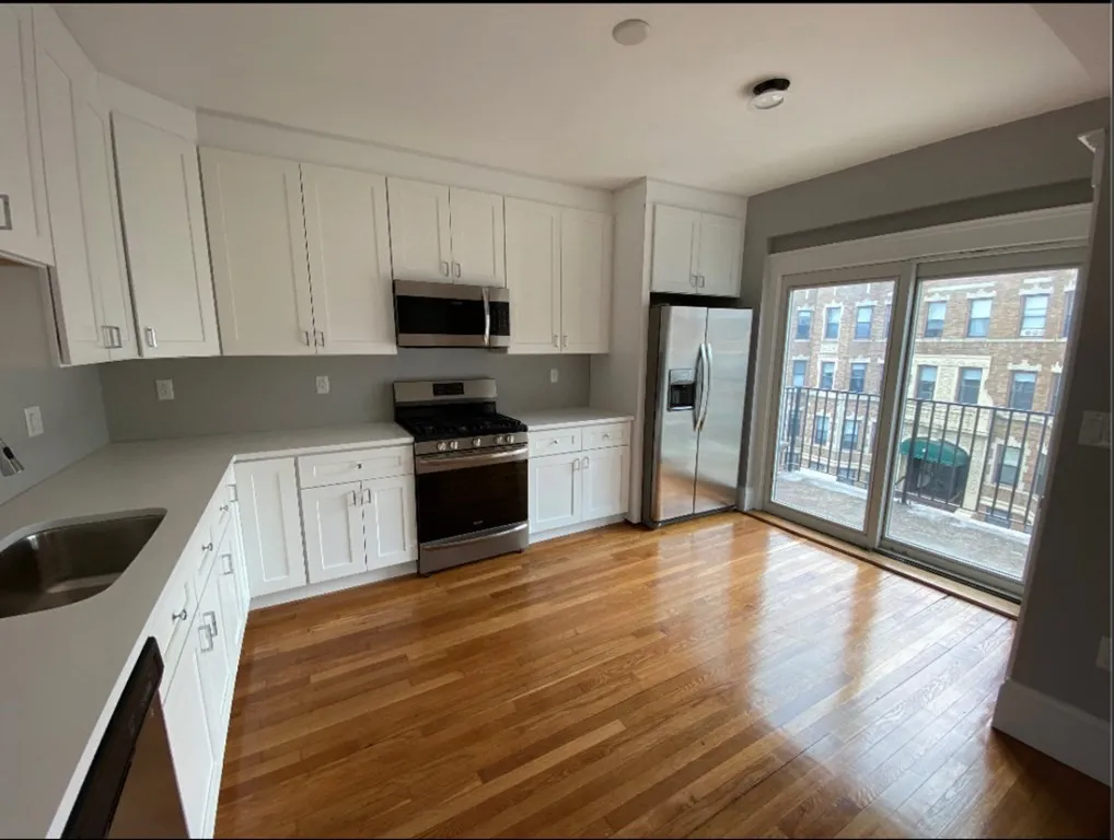 4 bed, 2 bath apartment for rent at 190 Kelton St Unit 3, Brighton