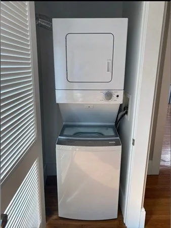 4 bed, 2 bath apartment for rent at 190 Kelton Unit 1, Allston — photo 3 of 17