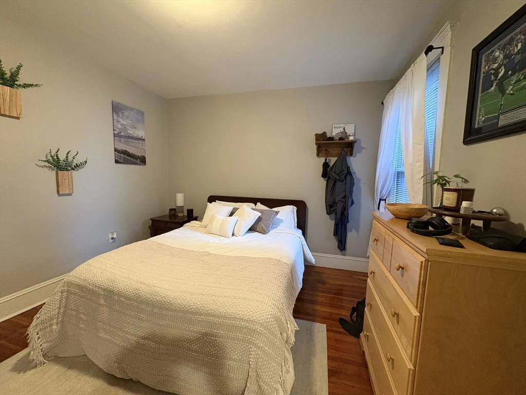 4 bed, 2 bath apartment for rent at 190 Kelton Unit 1, Allston — photo 14 of 17