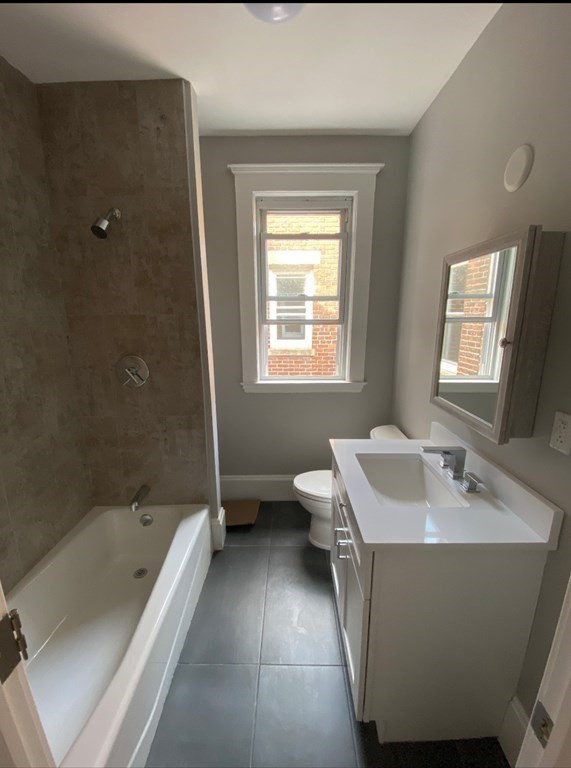 4 bed, 2 bath apartment for rent at 190 Kelton Unit A, Allston — photo 4 of 5