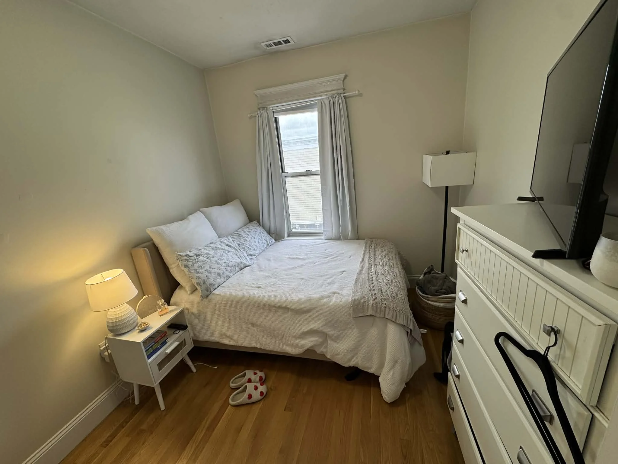 3 bed, 1 bath apartment for rent at 190 L St Unit 3, South Boston — photo 15 of 22