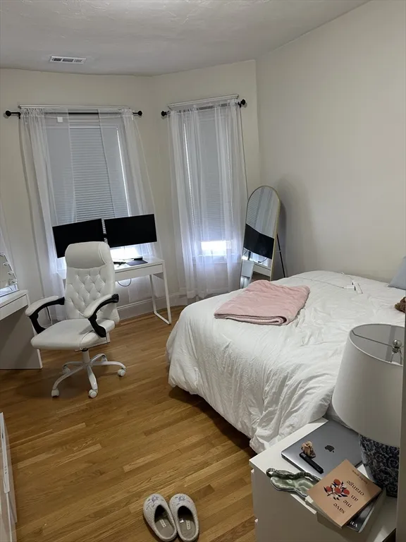 3 bed, 1 bath apartment for rent at 190 L St Unit 3, South Boston — photo 8 of 22