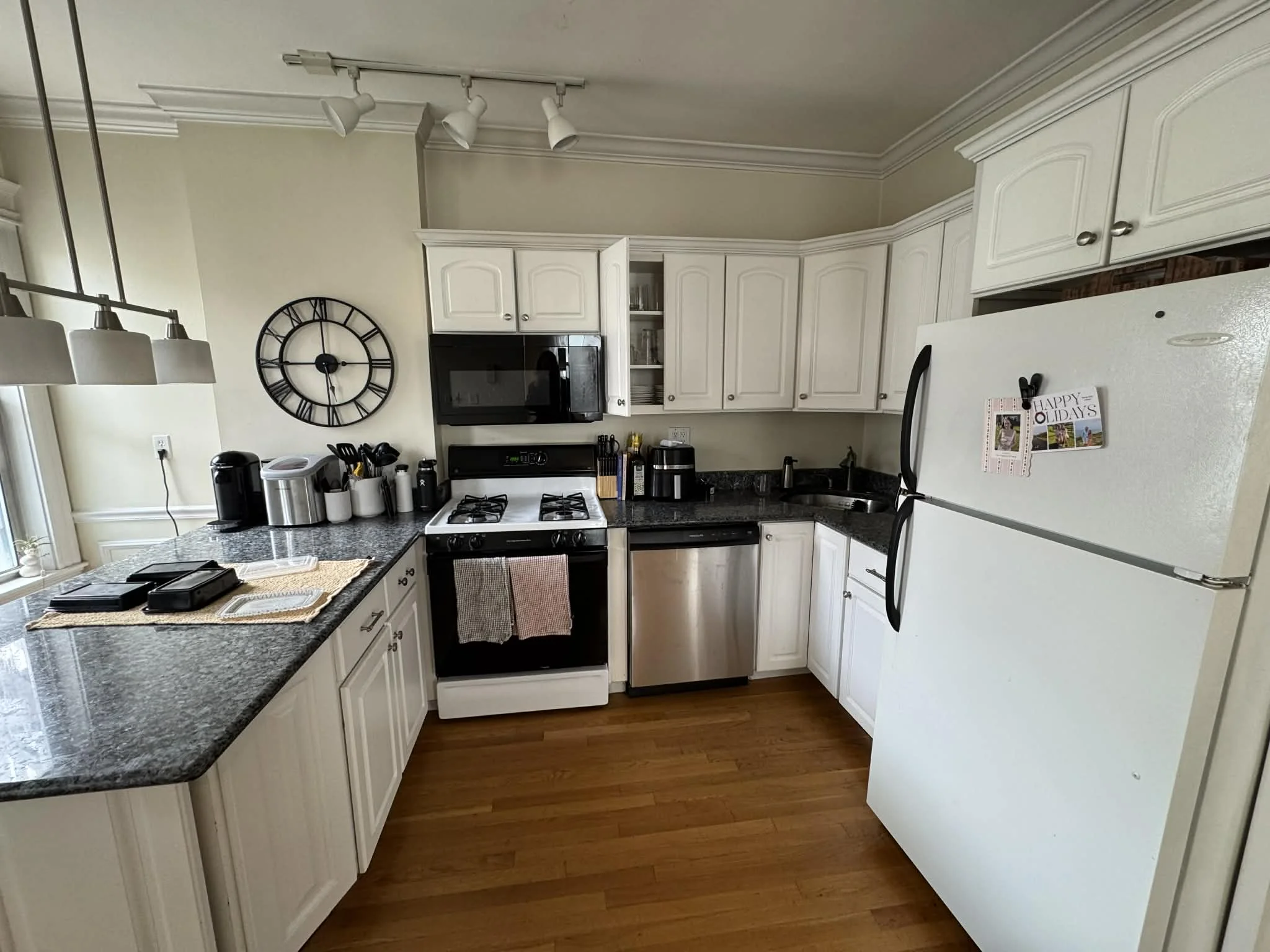 3 bed, 1 bath apartment for rent at 190 L St Unit 3, South Boston — photo 20 of 22