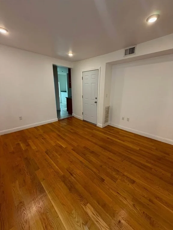 3 bed, 1 bath apartment for rent at 190 Main St Unit 1, Malden — photo 9 of 13