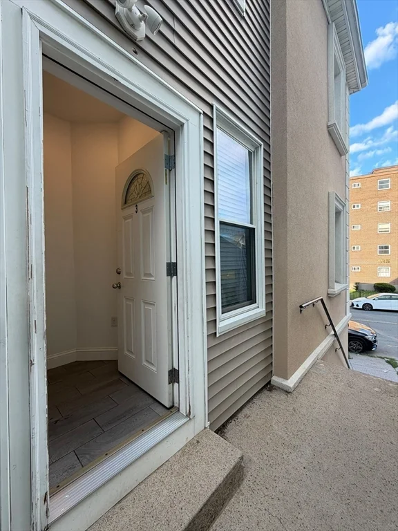 3 bed, 1 bath apartment for rent at 190 Main St Unit 3, Malden — photo 4 of 17