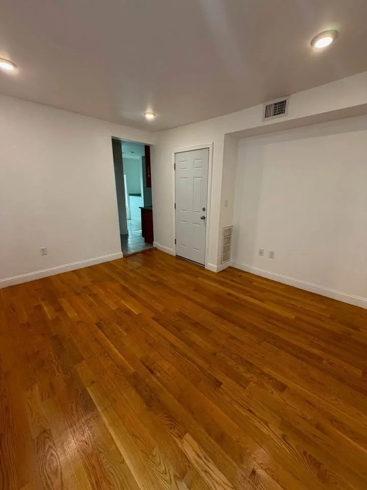 3 bed, 1 bath apartment for rent at 190 Main St Unit 5, Malden — photo 9 of 13