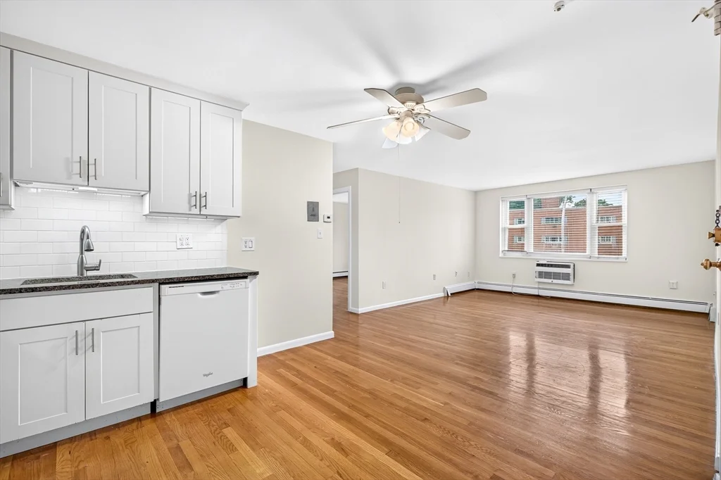 2 bed, 1 bath apartment for rent at 190 Mount Auburn St Unit 2-2, Watertown — photo 5 of 22