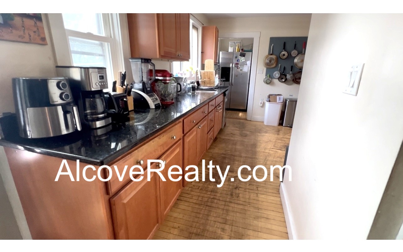 5 bed, 2 bath apartment for rent at 190 North St Unit 1a, West Somerville — photo 8 of 25