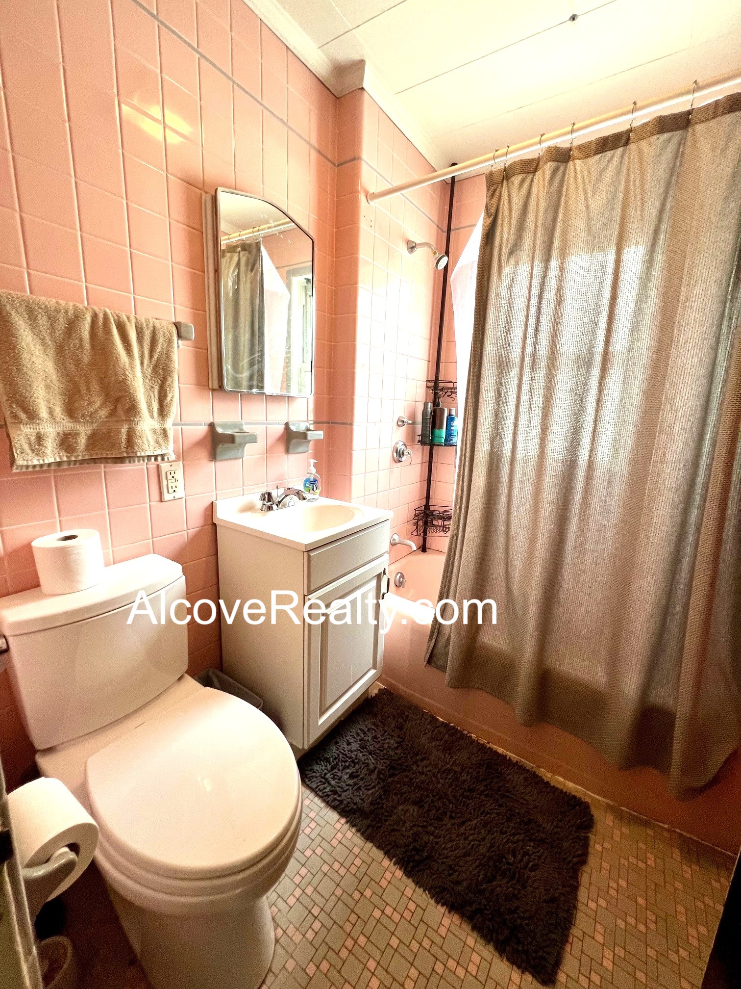 5 bed, 2 bath apartment for rent at 190 North St Unit 1a, West Somerville — photo 15 of 25