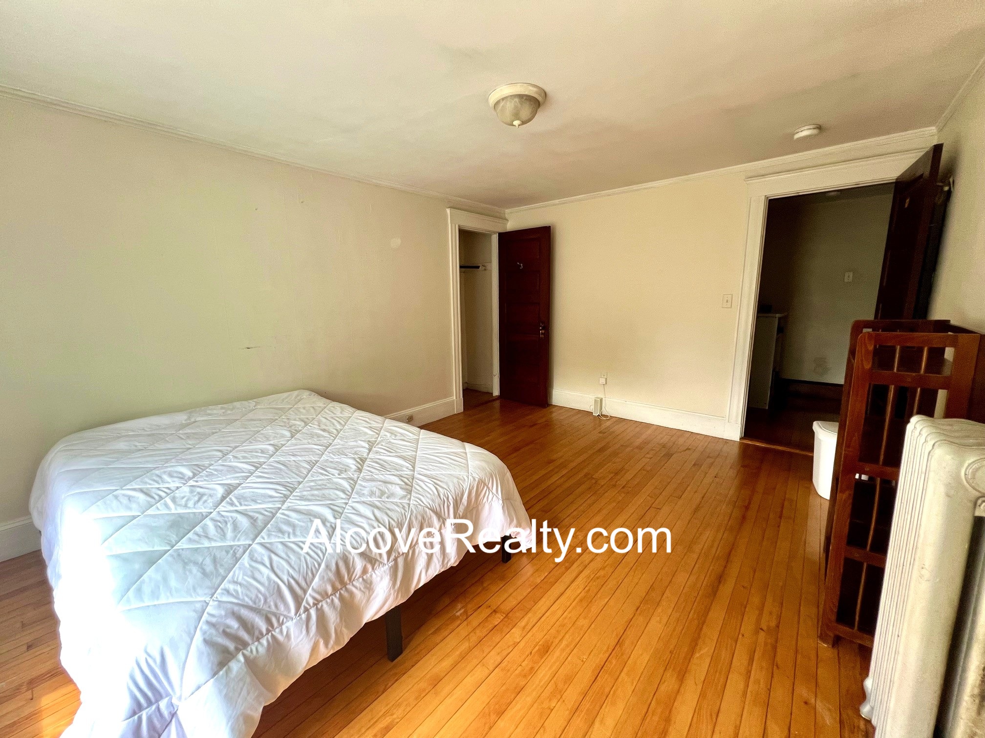 5 bed, 2 bath apartment for rent at 190 North St Unit 1a, West Somerville — photo 14 of 25
