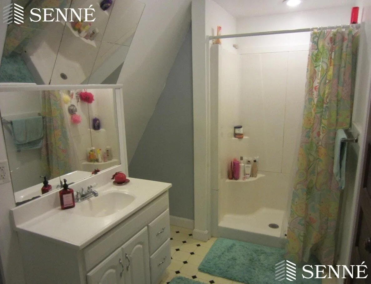 4 bed, 2 bath apartment for rent at 190 North St Unit 2, West Somerville — photo 12 of 17